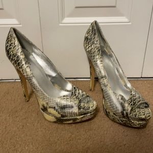 Faux snakeskin peep toe platform